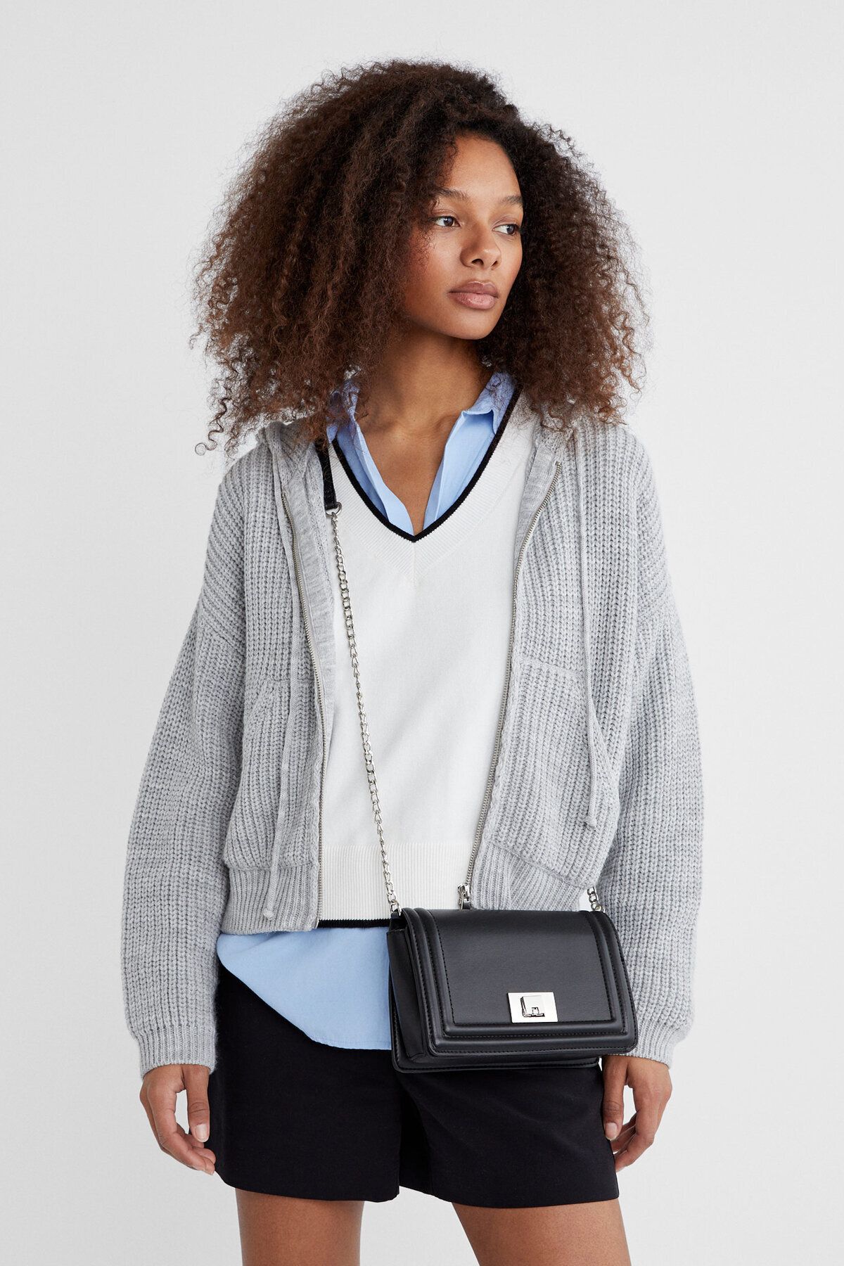 Kapamalı Çapraz Askılı Çanta